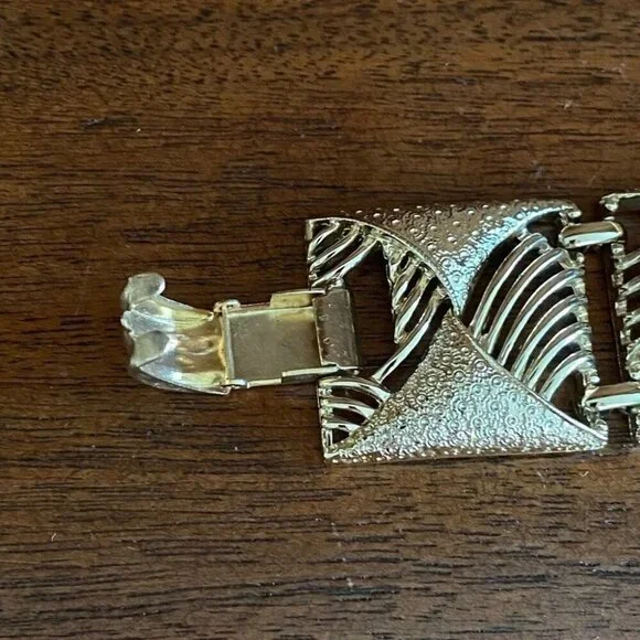 Coro Pegasus Art Deco Brushed Gold Tone Bracelet - Picture 3 of 8